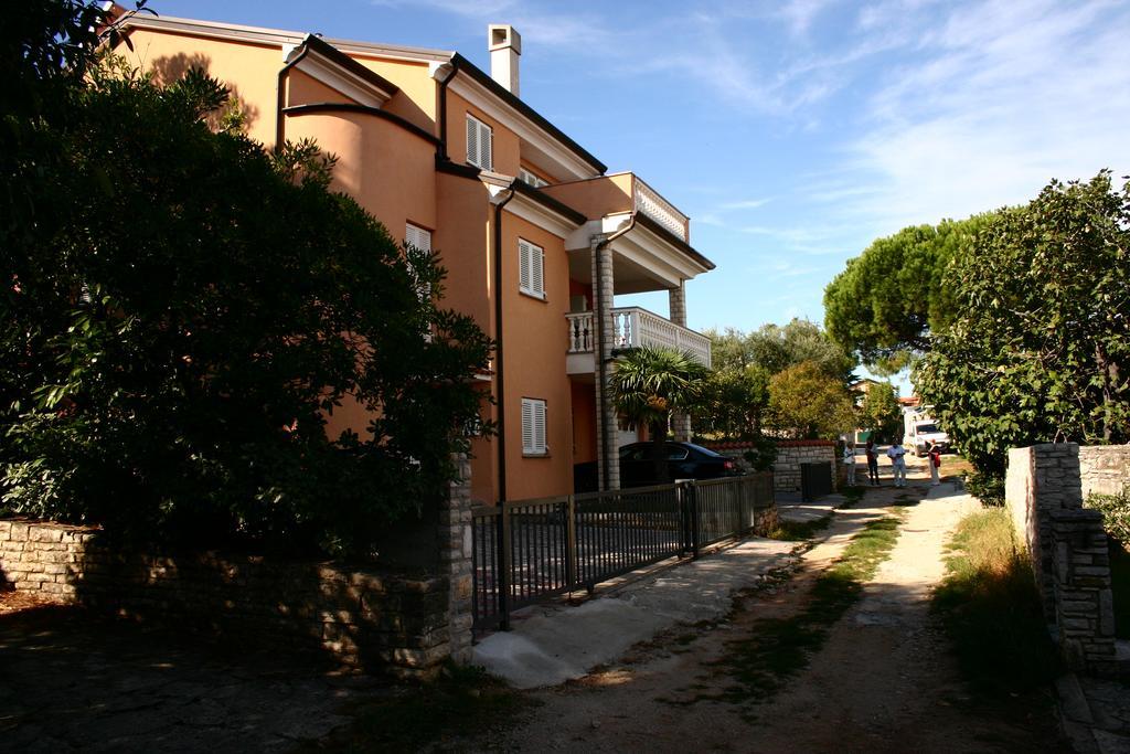 Villa Riva Umag Buitenkant foto